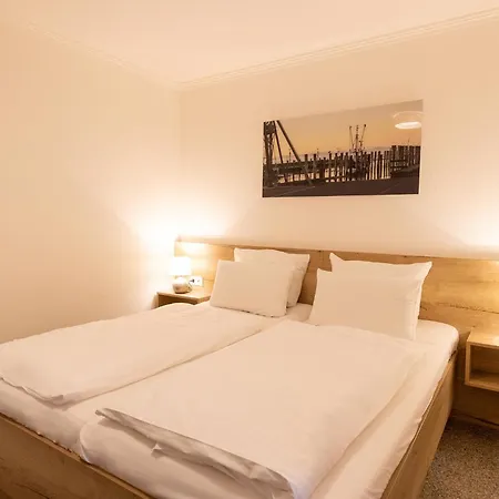 Cuxlandhotel 121 *